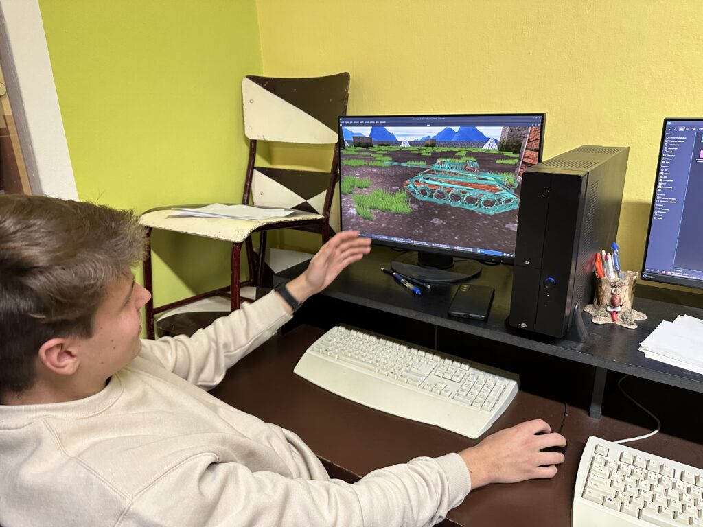 Model tanku na obrazovce, chybí mu polygonby a je děravý.